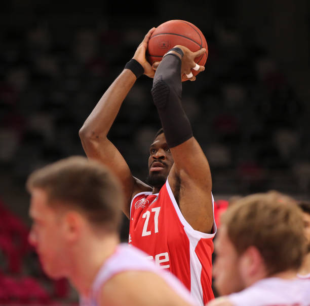 为国足提供 为国足提供